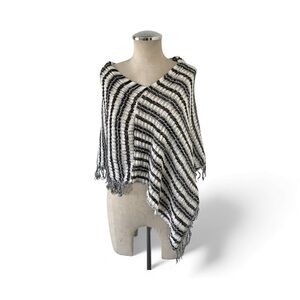 Z.Ro Knit Fringe Poncho